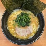 横浜家系らーめん りゅう - 料理写真: