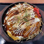 沼田パーキングエリア(上り線)スナックコーナー・フードコート - お好み焼きそば肉玉ダブル