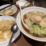 中國麺飯食堂 祥龍房 - 