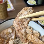 炭火焼豚丼 七凛茶屋坊ず - 