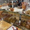 BACHA COFFEE - 料理写真:テイクアウトコーナーにクロワッサンや焼き菓子が並んでます。