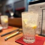 Bisutoro Hajime - ◇生レモンサワー×2
                      …カットしたレモンがたっぷりで、
                      甘くなくスッキリ美味しいレモンサワーです♪