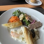 Restaurant Watabe - 帆立とサーモンと鎌倉野菜のカルパッチョサラダ、自家製ポークパテ、太刀魚のポアレ、バターライス、カニクリーム春巻き