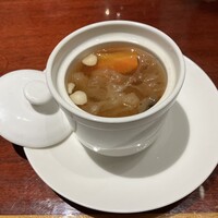 個室中華 頤和園 京橋店 - 薬膳スープ
