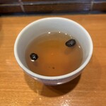 日本橋 天丼 金子半之助 - 黒豆茶