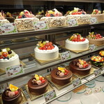 プチ・スウィート - ホールケーキ売場