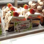 プチ・スウィート - ショーケースのケーキ