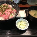 一心 - 日替わりランチのネギトロ丼¥500(漬物・味噌汁付)