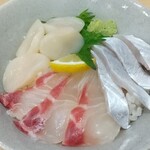 海鮮丼 たかし - タイ・ホタテ・太刀魚