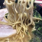 横浜家系ラーメン - 麺リフト