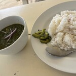 食堂かりか - ほうれん草チキンカレー（1050円）