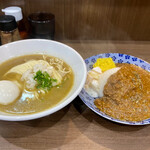 ヌードル＆スパイスカレー 今日の1番 - 朝限定セット ¥1,000-(税込)
      ※煮干しソバ(かけ)＋本日のカレー(キーマカレー)