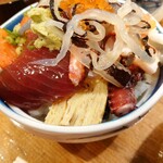 Sushi Oka - 側面。