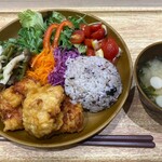 鳥〇食堂×タニタカフェ  - 