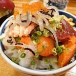 Sushi Oka - 側面。