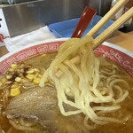 Menroku Ya - 【2023.11.26(日)】味噌らーめん（並盛・230g）800円の麺