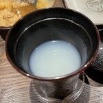 江戸前晋作 - お椀 　はまぐりのお出汁。濃厚な味わい、甘みも感じる。