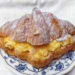 ル・プチメック JR京都駅 - クロワッサン・ア・ラ・クレーム