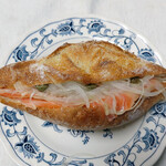 ル・プチメック JR京都駅 - スモークサーモンとクリームチーズ　黒コショウ風味