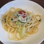 トラットリア イル レガーロ - 白子とキャベツのペペロンチーノ※取り分け後