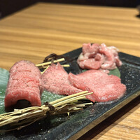 中目黒焼肉 登牛門 - 