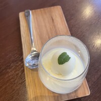 トラットリア イル レガーロ - ラフランスのジェラートとパンナコッタ トラットリア イル レガーロ - ラフランスのジェラートとパンナコッタ