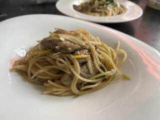 Euro dining claret - 牡蠣と下仁田ネギのアーリオ・オーリオ