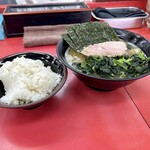 横浜家系らーめん ぼうそう家 - ラーメン並ほうれん草増し