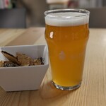 Beer Bar Baeren Nakanohashi - 左邊200日圓，右邊800日圓
