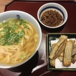 博多うどん 忠兵衛 - かしわ ごぼう天うどん   890円なり