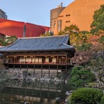 シロヤベーカリー - お庭のお屋敷