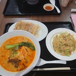 東京餃子軒 - 四川担々麺  ＋半チャーハン＋餃子（3個）