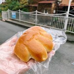 守谷製パン店 - クリームパン240円