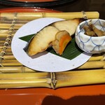 Kamedake Onsen Tamamine Sansou - 鰆の焼き物、いぶりがっこなど