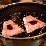 大衆すき焼き とみい - お醤油垂らして