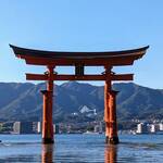 紅葉堂 - 厳島神社の大鳥居