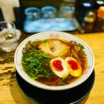 金久右衛門 - 紅醤油ラーメン