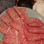 大衆すき焼き とみい - 左が、ロース
      右が、シンシン