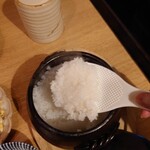 大衆すき焼き とみい - 炊きたて。湯気立ってま〜す。