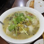 Seisei Hanten - 酸菜魚　白身と春雨と高菜　パクチーも入ってます