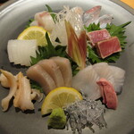 味処 進 - 刺身盛合せ 1760円(税込)　(2023.11)
