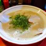 長浜ラーメン 長浜亭 - ラーメン（690円）