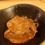 大衆すき焼き とみい - シンシン、卵液へ