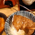 大衆すき焼き とみい - シンシンのお肉、卵液に潜らせたあと、ご飯に巻いて食べる。
      なんて、贅沢♪
      美味しい❤