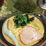 Yokohama Ie Keiramen Nakanoya - 