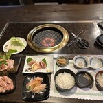 地鶏の里 永楽荘 - 地元どり定食に追加の小肉(せせり)