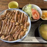 お食事処 ながどて - 大盛りステーキ丼