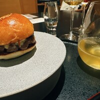 きつね - スライダーとクラフトビールUNDERWATER