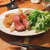 カルネジーオ イースト - 