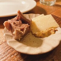 カルネジーオ イースト - 